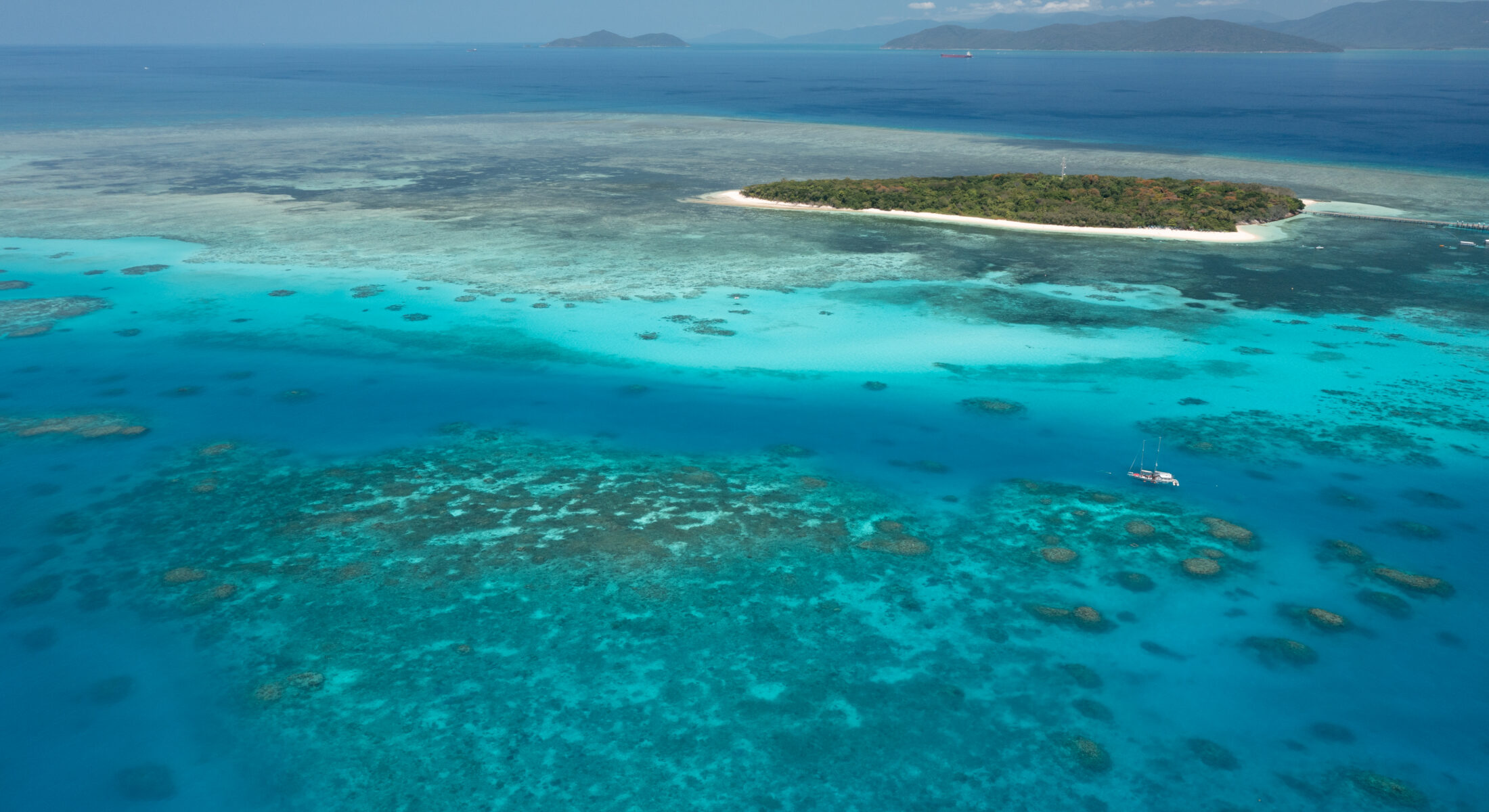 Great Barrier Reef tour to Green Island (image TTNQ)